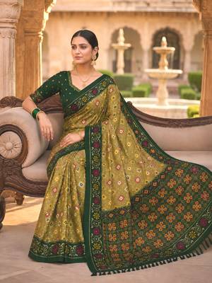 Green patola silk saree with zari weaving  meenakari patola design 4