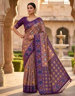 Onion pink patola silk saree with zari weaving meenakari patola design 1