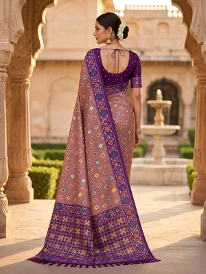 Onion pink patola silk saree with zari weaving meenakari patola design 3