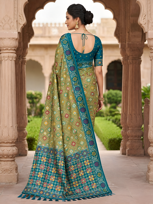Green patola silk saree with zari weaving meenakari patola design 2