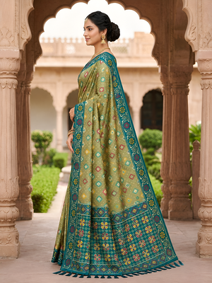 Green patola silk saree with zari weaving meenakari patola design 3