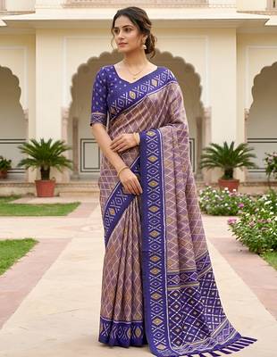 Onion pink patola silk saree with zari weaving meenakari patola design 1