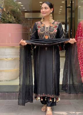 Women's black chanderi embroidered straight kurta set for with pant and dupatta 3