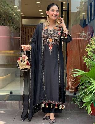 Women's black chanderi embroidered straight kurta set for with pant and dupatta 4