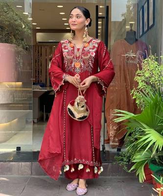Women's maroon chanderi embroidered straight kurta set for with pant and dupatta 1