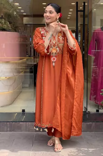 Women's rust chanderi embroidered straight kurta set for with pant and dupatta