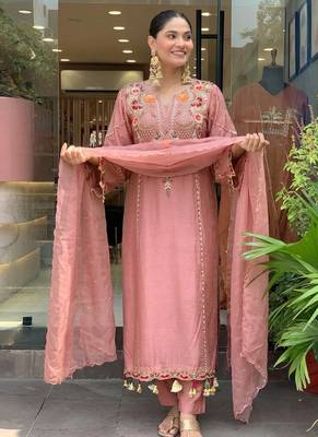 Women's peach chanderi embroidered straight kurta set for with pant and dupatta 4