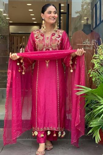 Women's pink chanderi embroidered straight kurta set for with pant and dupatta