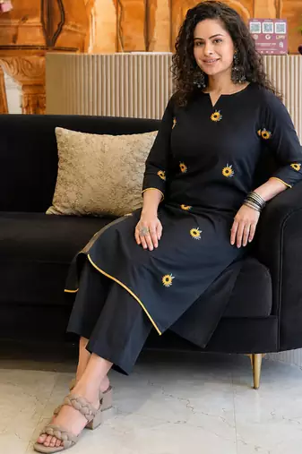 Beautiful black cord set