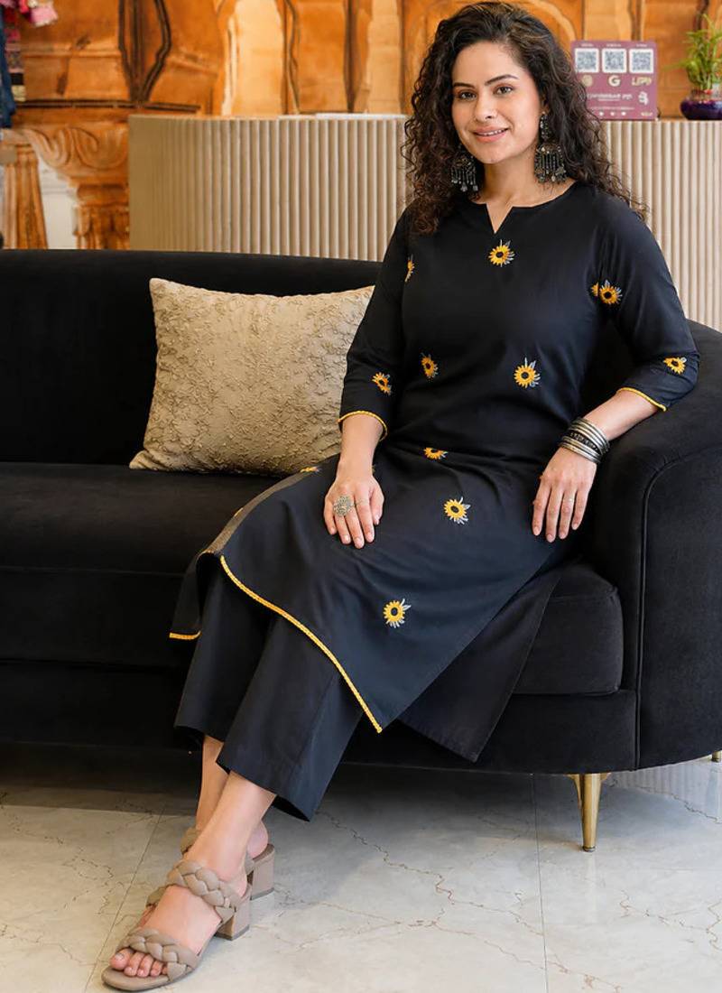 Beautiful black cord set