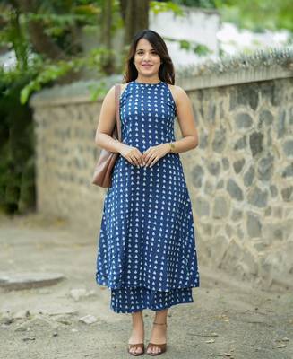 Beautiful blue cord set 1
