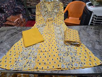 Beautiful anarkali kurta pant and dupatta set 4