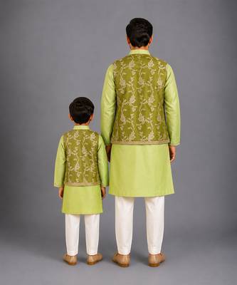 Lime green embroidered cotton silk Men Kurta Set 2
