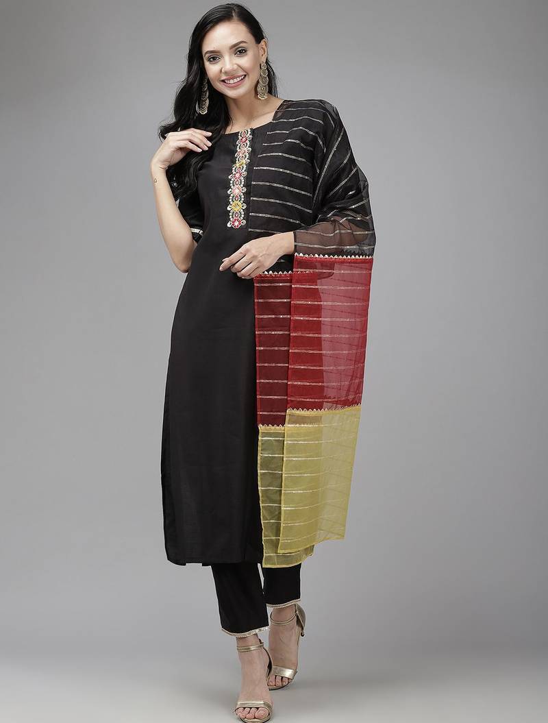 Women black regular thread work liva kurta with trousers & dupatta