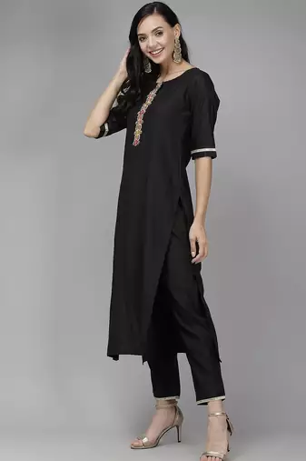 Women black regular thread work liva kurta with trousers & dupatta