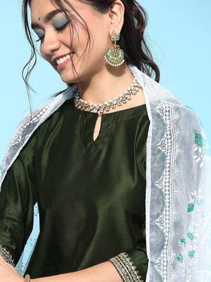 Women green embroidered regular sequinned liva kurta with palazzos & with dupatta 3