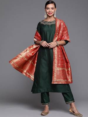 Women green thread work liva kurta with trousers & dupatta 1