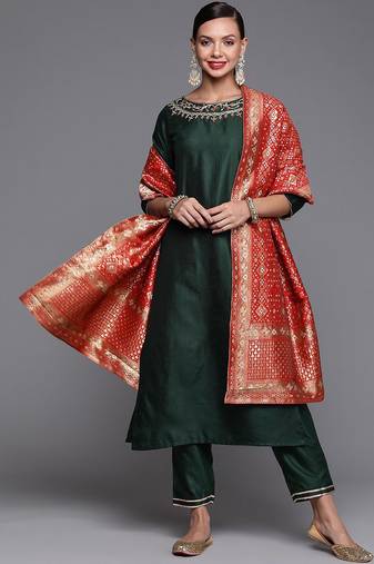 Women green thread work liva kurta with trousers & dupatta