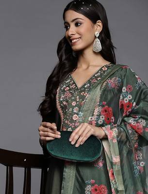 Women green yoke design embroidered liva kurta with palazzos & dupatta 2