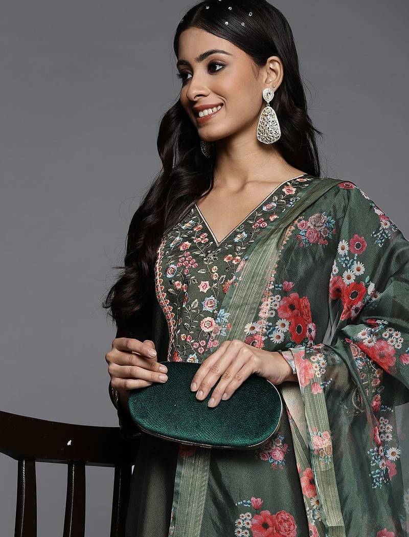 Women red ethnic motifs embroidered sequinned liva kurta with trousers & dupatta