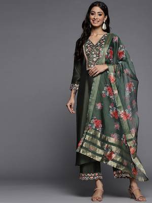 Women red ethnic motifs embroidered sequinned liva kurta with trousers & dupatta 1