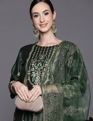 Women green ethnic motifs printed liva kurta with palazzos & with dupatta 2