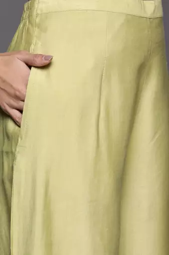Women green floral printed liva kurta with palazzos & with dupatta