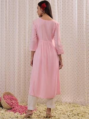 Floral embroidered v-neck three-quarter sleeves kurta 5