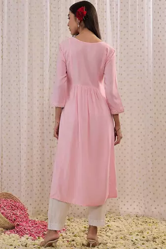 Floral embroidered v-neck three-quarter sleeves kurta