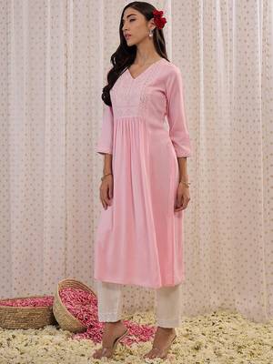 Floral embroidered v-neck three-quarter sleeves kurta 1