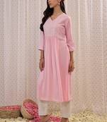 Floral embroidered v-neck three-quarter sleeves kurta