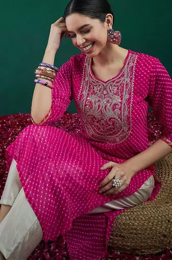 Leheriya printed thread work straight kurta