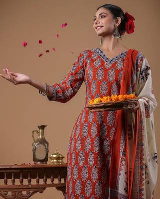 Women rust ethnic motifs printed cotton kurta with trousers & with dupatta 2