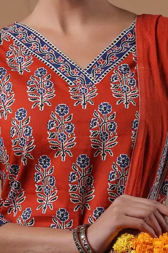 Women rust ethnic motifs printed regular pure cotton kurta with trousers & with dupatta