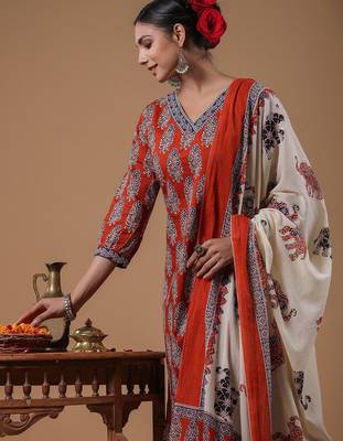 Women rust ethnic motifs printed cotton kurta with trousers & with dupatta 5