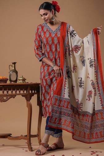 Women rust ethnic motifs printed cotton kurta with trousers & with dupatta