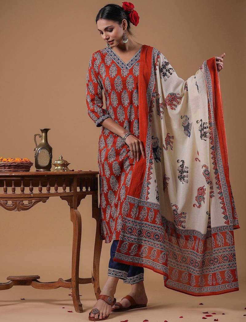 Women rust ethnic motifs printed regular pure cotton kurta with trousers & with dupatta