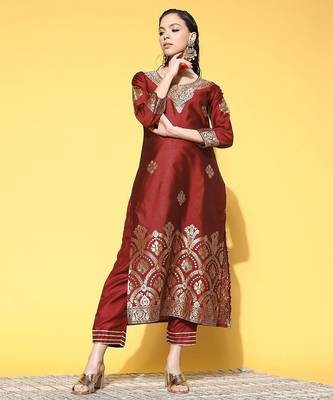 Women maroon & gold-toned ethnic motifs woven design kurta with palazzos 4