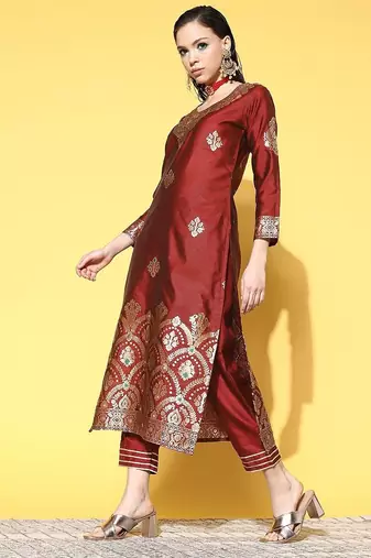 Women maroon & gold-toned ethnic motifs woven design kurta with palazzos