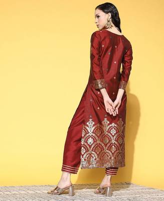 Women maroon & gold-toned ethnic motifs woven design kurta with palazzos 5