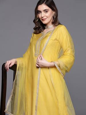 Ethnic motifs embroidered sequinned kurta with trousers & with dupatta 2