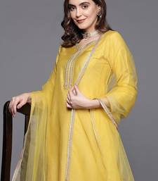Ethnic motifs embroidered sequinned kurta with trousers & with dupatta