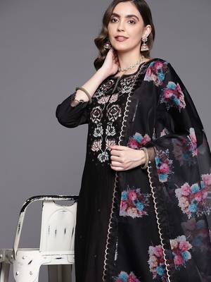 Floral embroidered thread work liva kurta with trousers & with dupatta 2