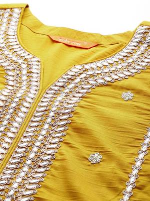 Women ethnic motifs embroidered gotta patti kurta with trousers & dupatta 3