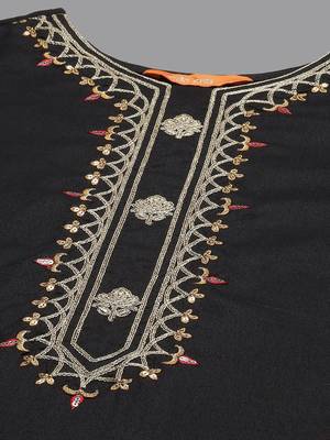 Embroidered sequinned kurta with trousers & dupatta 2