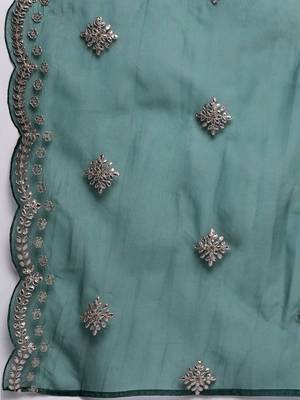 Women ethnic motifs embroidered gotta patti kurta with trousers & dupatta 5