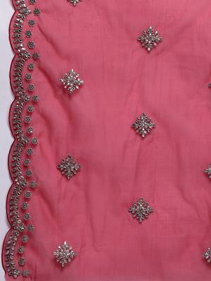 Women ethnic motifs embroidered gotta patti kurta with trousers & dupatta 5