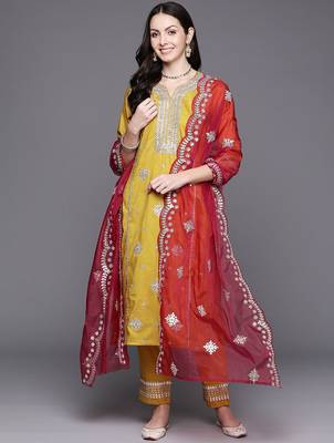 Women ethnic motifs embroidered gotta patti kurta with trousers & dupatta 1