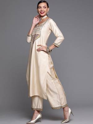 Women embroidered thread work cotton kurta with palazzos & dupatta 5