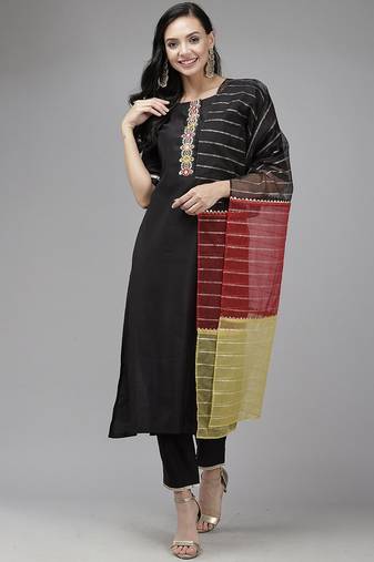 Women round neck embroidered liva kurta & trousers with dupatta